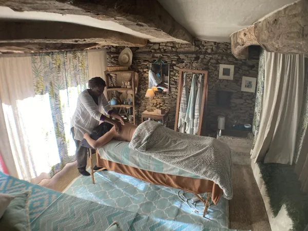 Massage bien être avec Soledad
Praticienne professionnelle certifiée